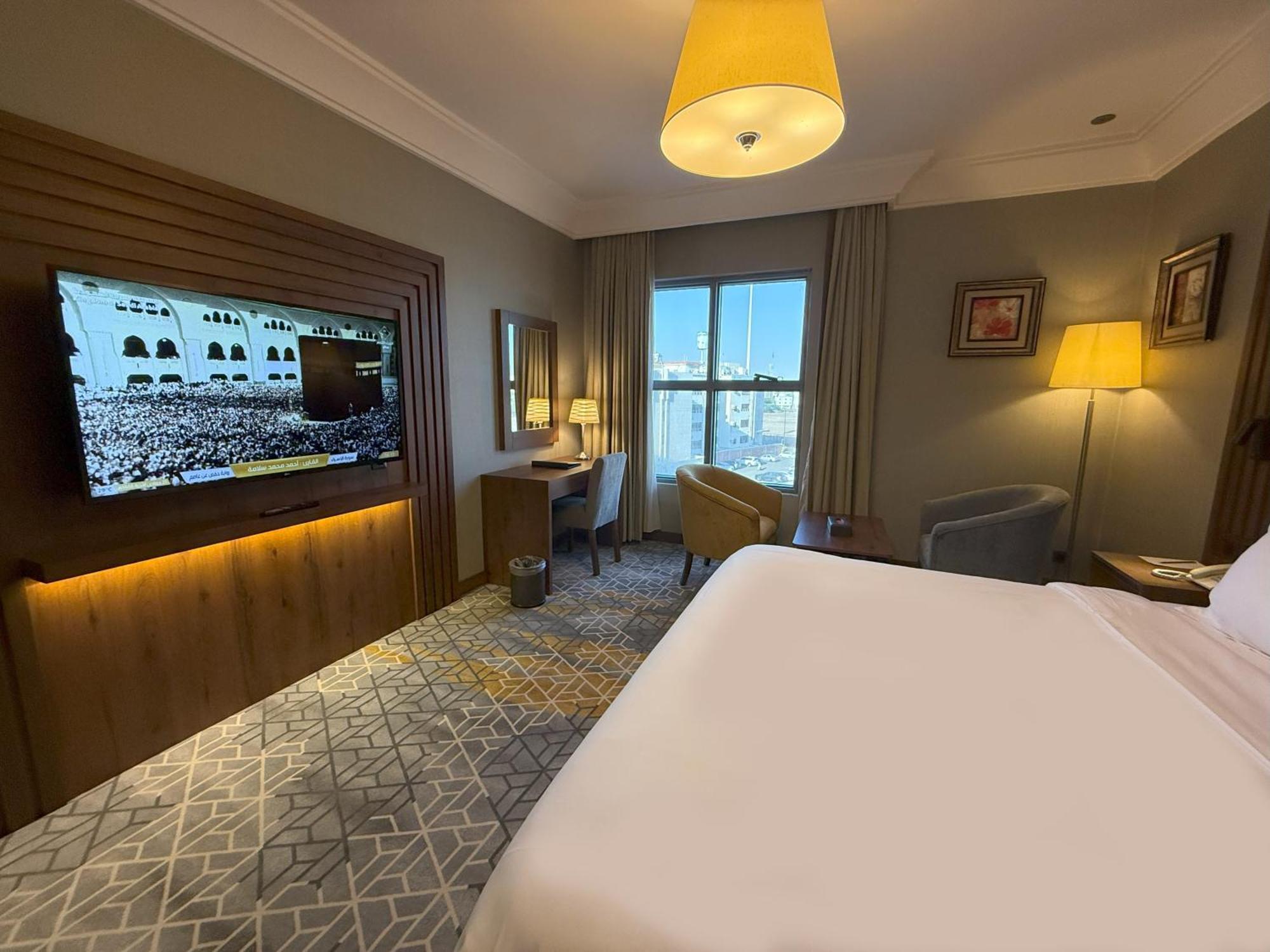 Crown Town Hotel 4*