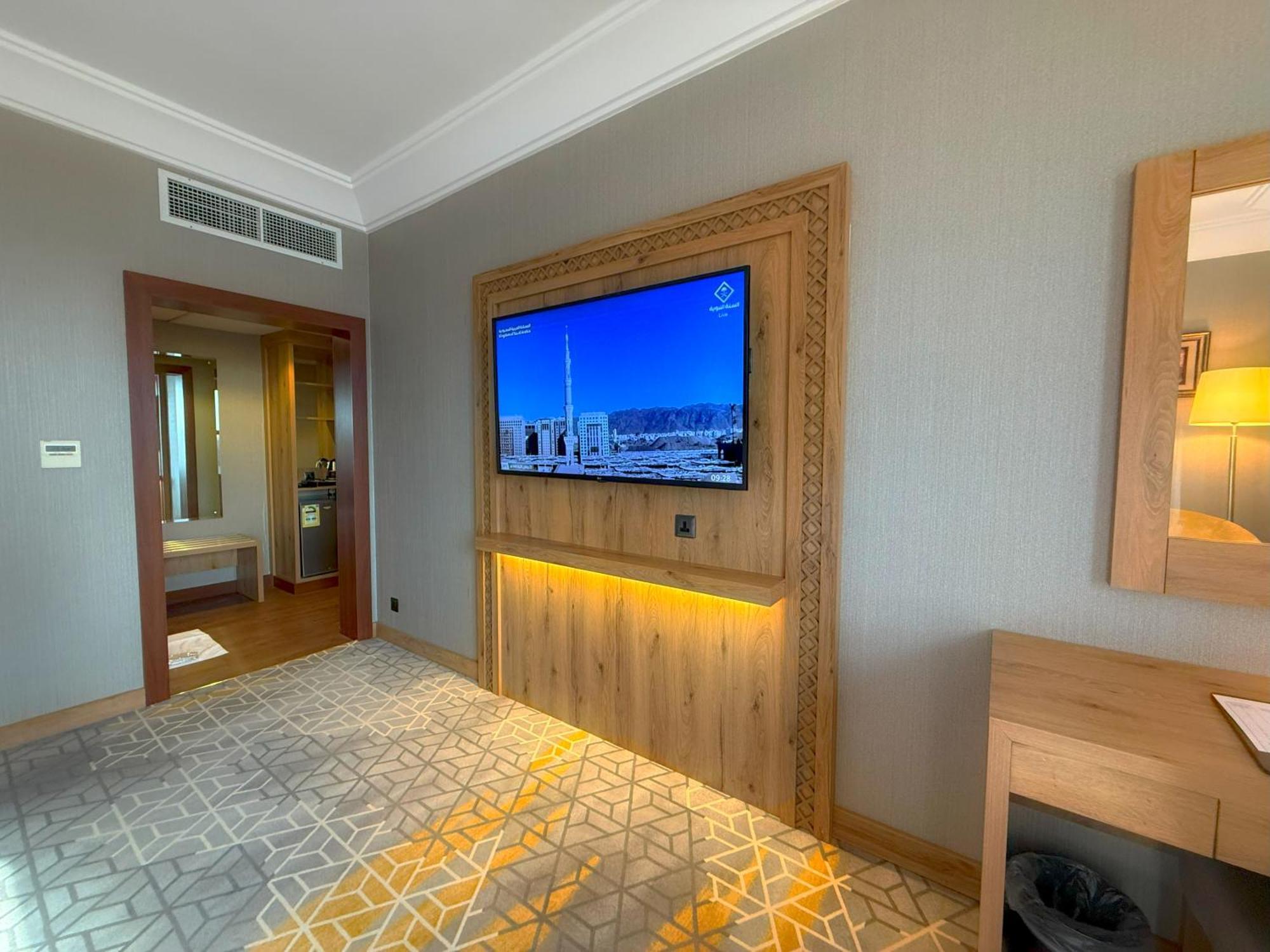 Hotel Crown Town 4*