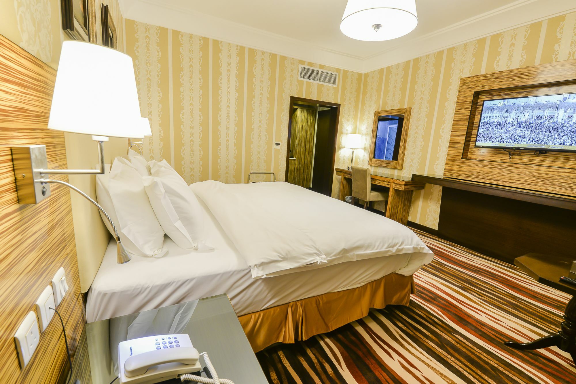 Crown Town Hotel 4*